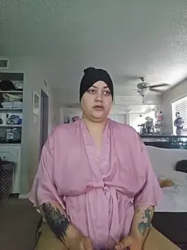 honeeyyy_pot from StripChat