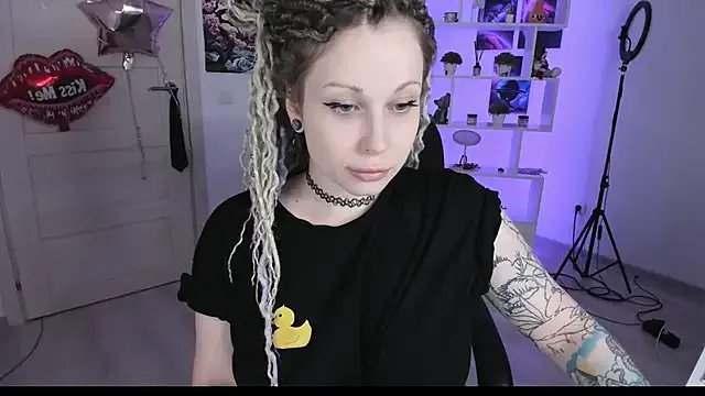 HoneySallyMoore from StripChat