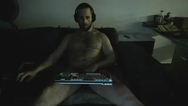  Hugealphabeast chat room