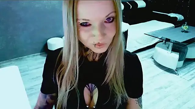 InesGold from StripChat