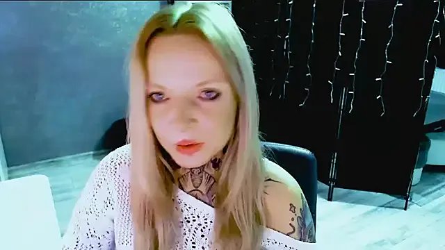 InesGold from StripChat