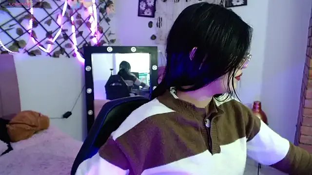 isa_bunny18 from StripChat