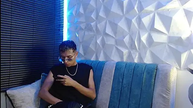 Isaac_tan from StripChat