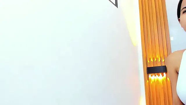 IsabellaMonet from StripChat