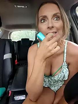 Jade_Emeraud from StripChat is Freechat
