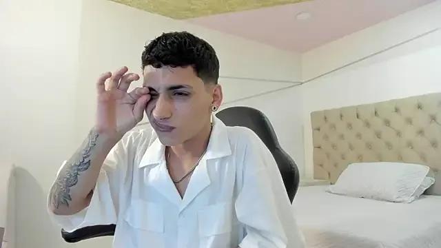 JhoanLeandro from StripChat is Freechat