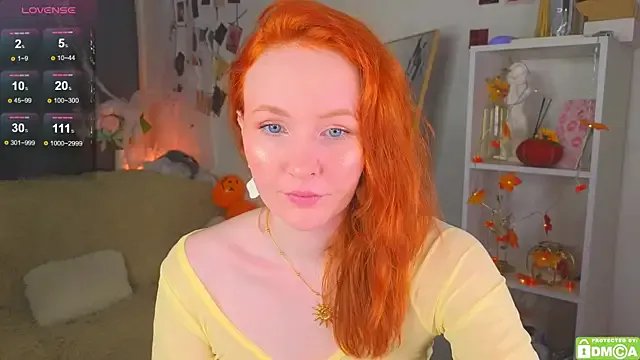 JoyceJones from StripChat