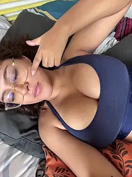  Juliana_News chat room