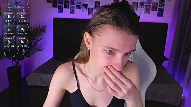 kaleriyaa_ from StripChat