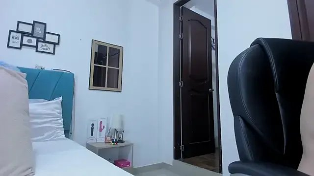 kamila_lopez from StripChat