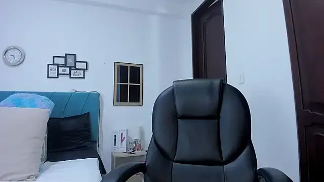 kamila_lopez from StripChat