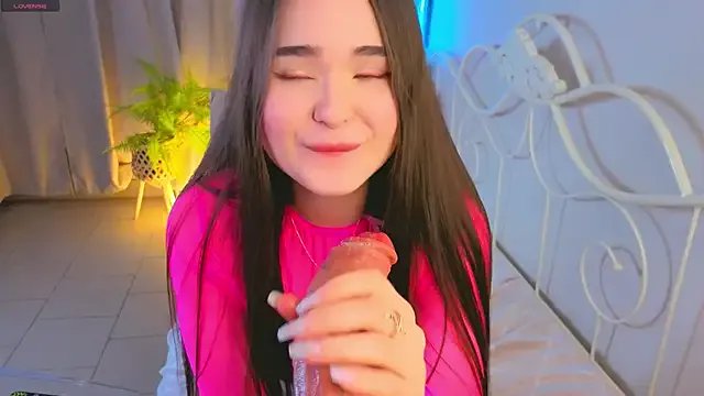 KateBleare from StripChat