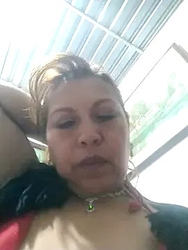 Kazsandraa from StripChat