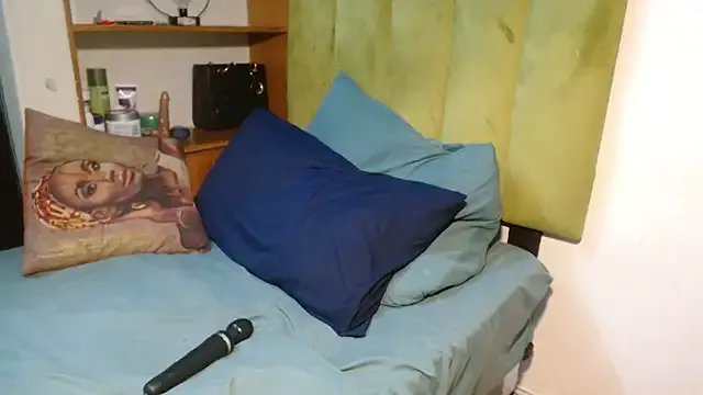 Keishaa-77 from StripChat