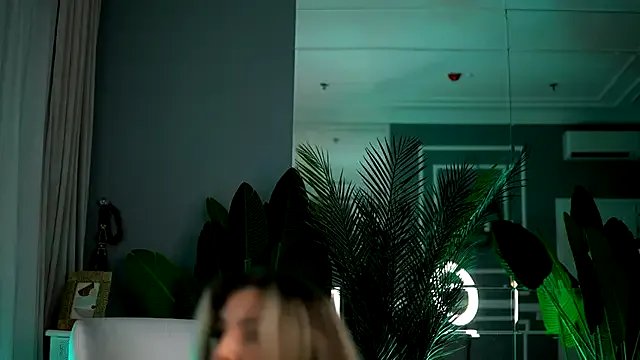 KellyMathews from StripChat