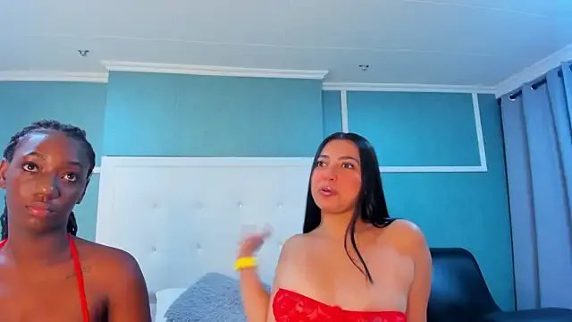 Khenta_Michells from StripChat