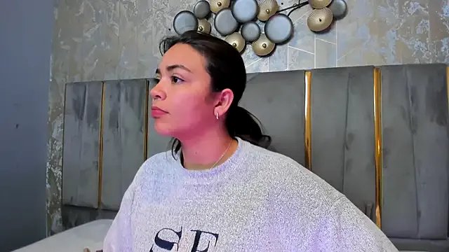 KimDevinne from StripChat