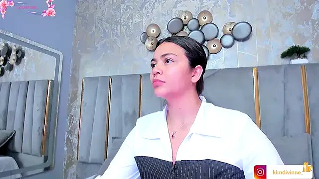 KimDevinne from StripChat