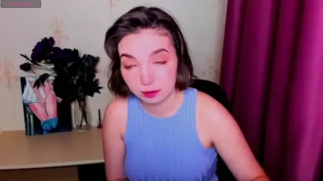 KindHazelHere_ from StripChat