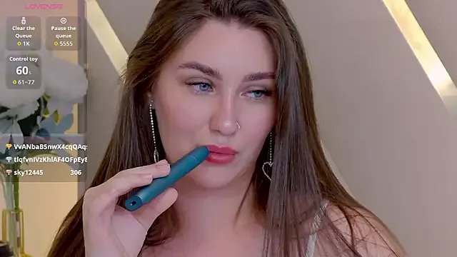 KiraBarlows from StripChat