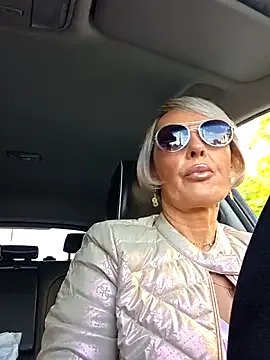 KirraWhite from StripChat