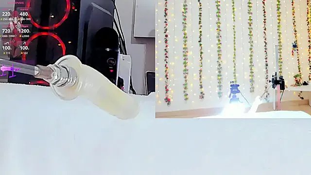 Kitty__Rose__ from StripChat