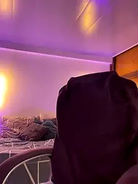 kloe28 from StripChat