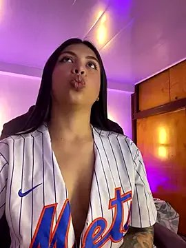 kloe28 from StripChat