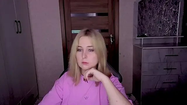  Kristy-Max chat room