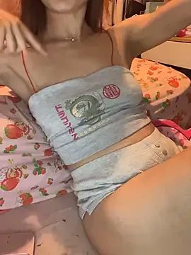 LaPetitechienne1 from StripChat