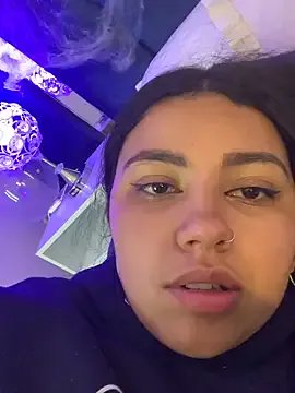 Larabrooks from StripChat