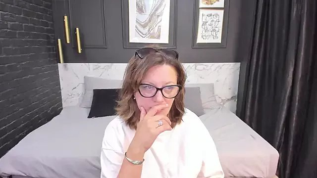 LeaPure from StripChat