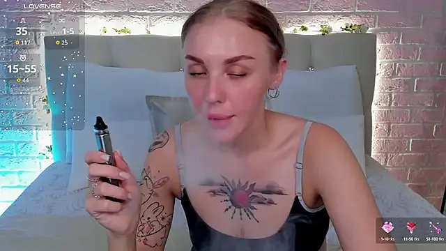 LianaFord from StripChat