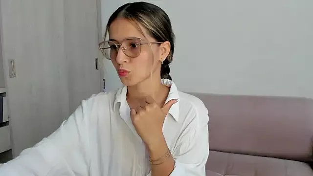 Lilacutte_ from StripChat