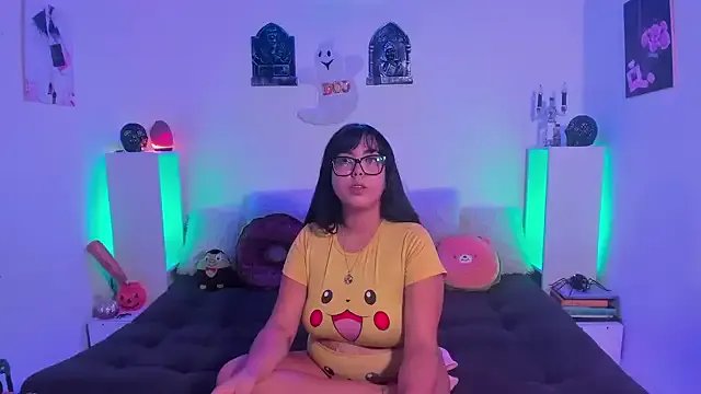 LillyCandy from StripChat