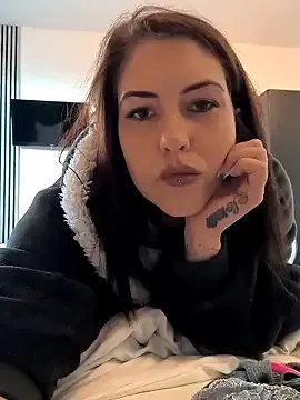 Linalicious from StripChat