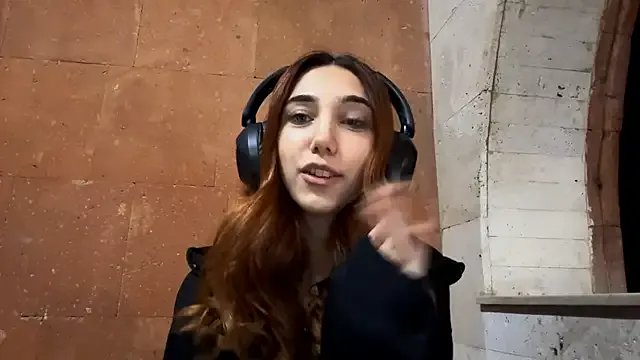 LinaMour from StripChat