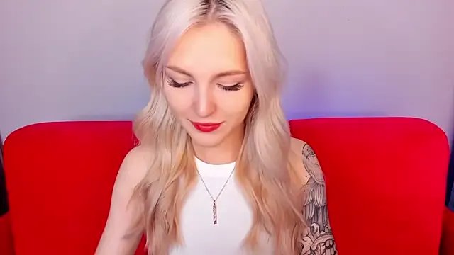 LisaFoxyMe from StripChat