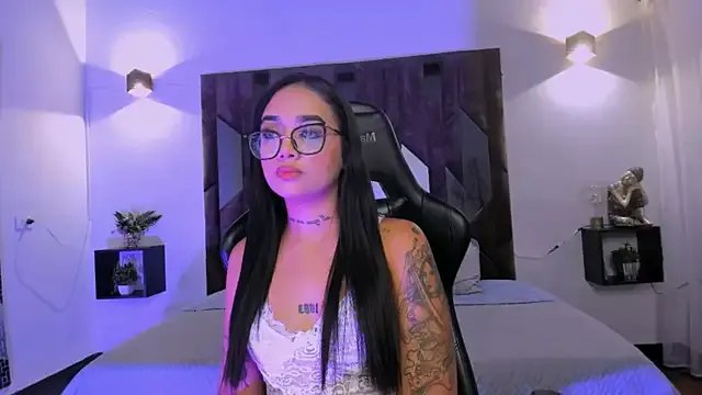  LizzyCooperjs chat room