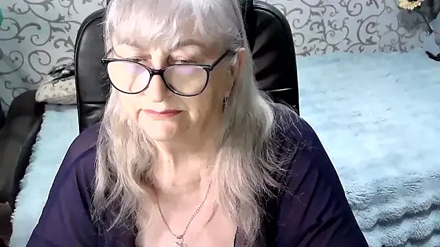 LolkaAlyss from StripChat