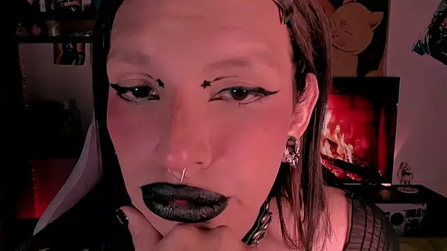 Loona_s from StripChat