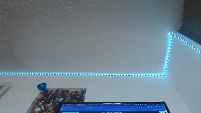 lorenitha_20 from StripChat