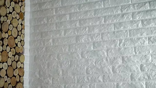 LowOncoming from StripChat