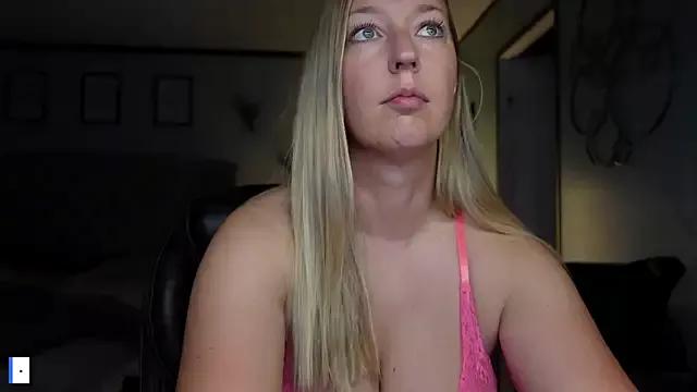 lucyallen4201 from StripChat is Freechat
