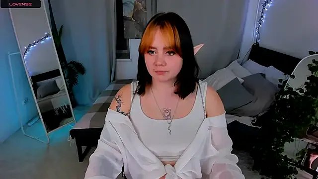 lunaalli from StripChat