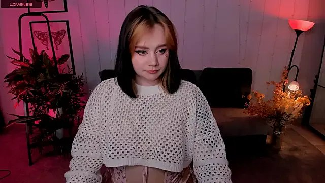 lunaalli from StripChat