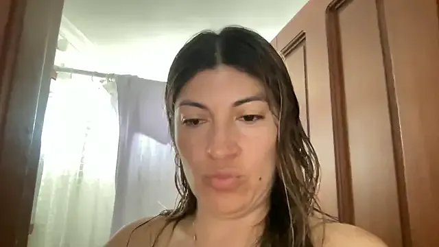 LunaBeya from StripChat