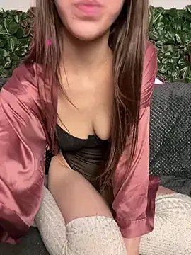  Lunas-Secrets chat room