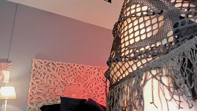 lupeebony from StripChat