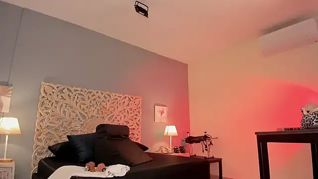 lupeebony from StripChat